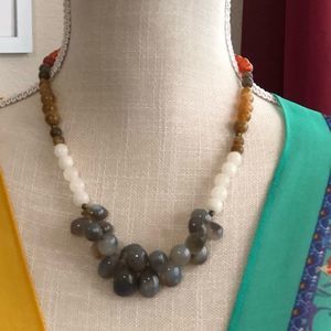 Multi-color hem stone strand necklace